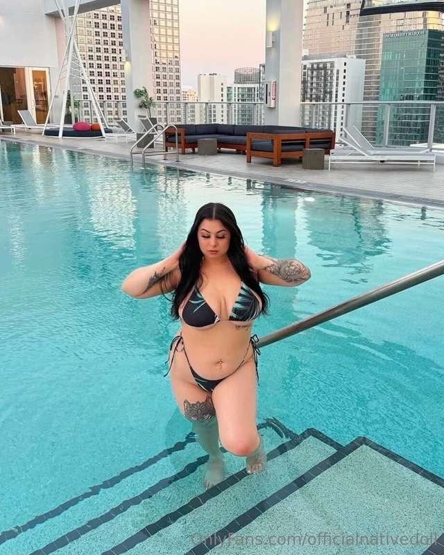 Come take a dip?🤤