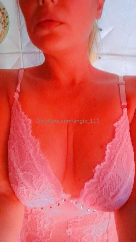  I just woke up, wanting you to fill me with kisses 💋 