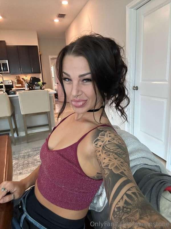 Cum hang out with me 👅