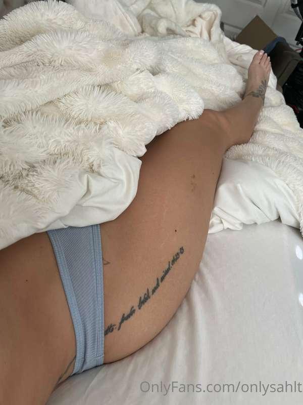 Message a 🦶🏻 If you’re here for feet 😜