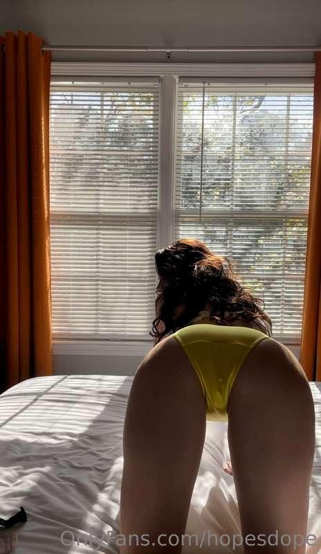 👑 who wants a private live this weekend?