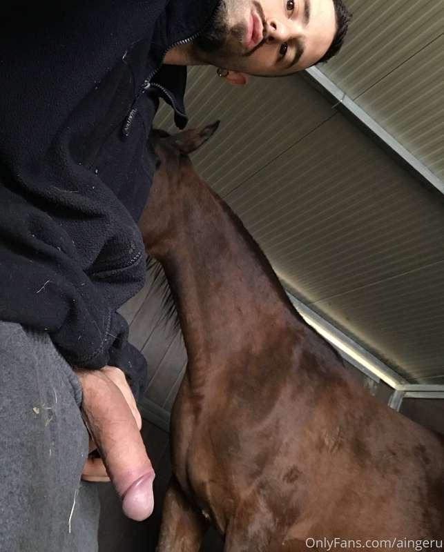 Cleaning the stables, someone up to help with it? I’ll be in..