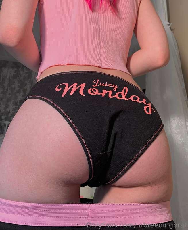 Juicy Monday 💕 • panties on in every photo • 