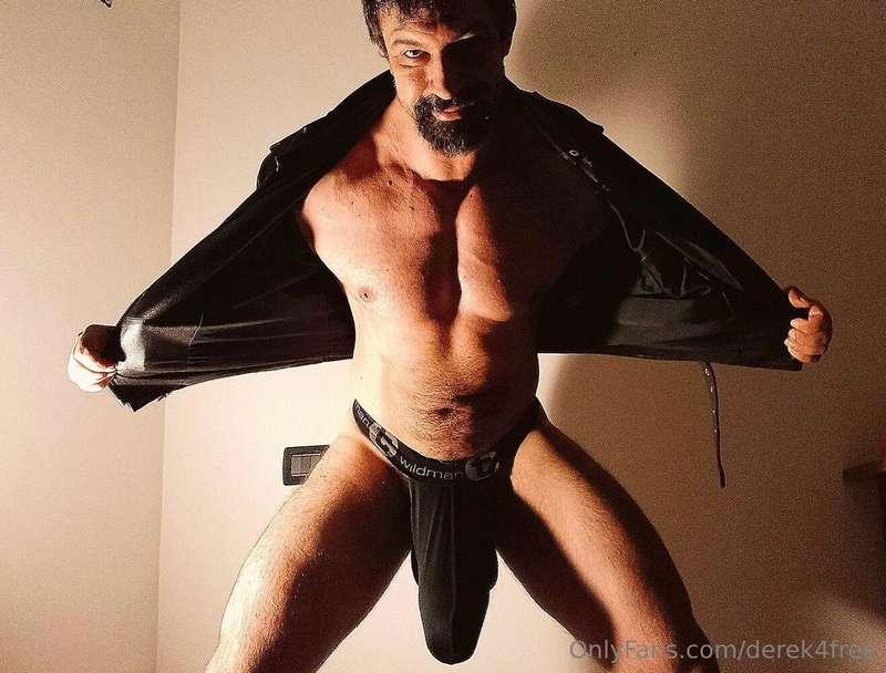 derek4free image #0
