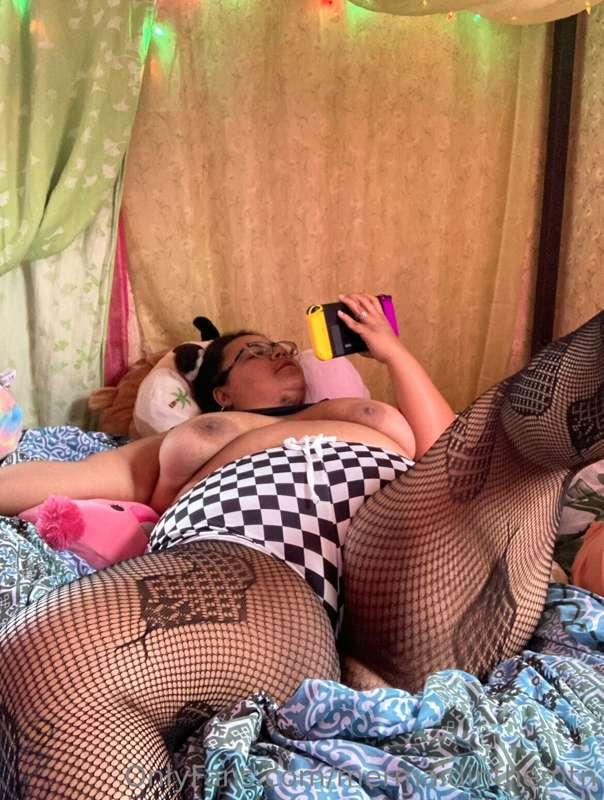 How I like to play games. If I distract you I have a better ..