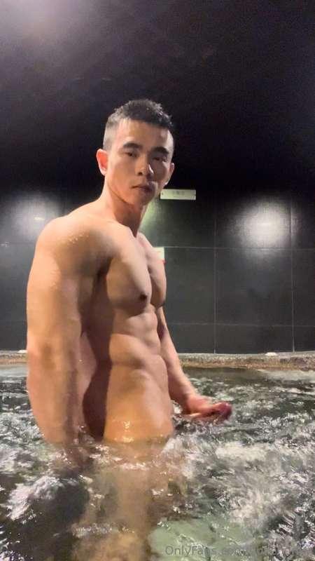 Gym jacuzzi 🍆… 💦