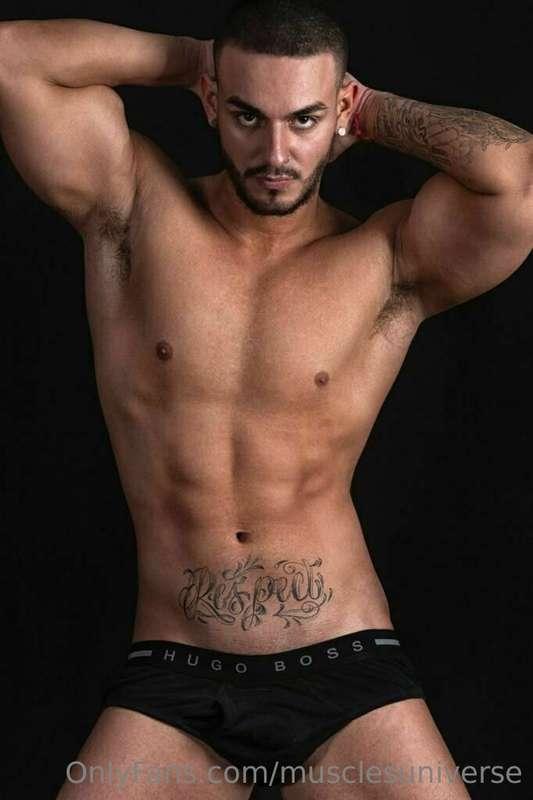 My friend @daddymuscle10 has a huge dick 23x6 cm.   Twitter:..