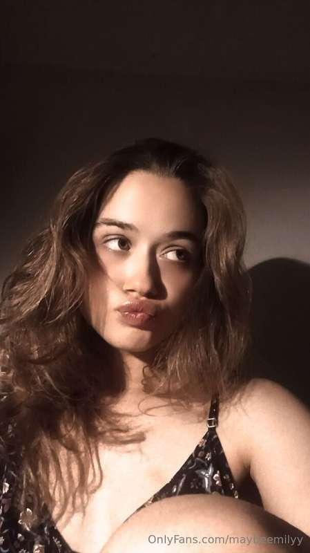 @roksalana18 is new to OF and hopes to find a real connectio..