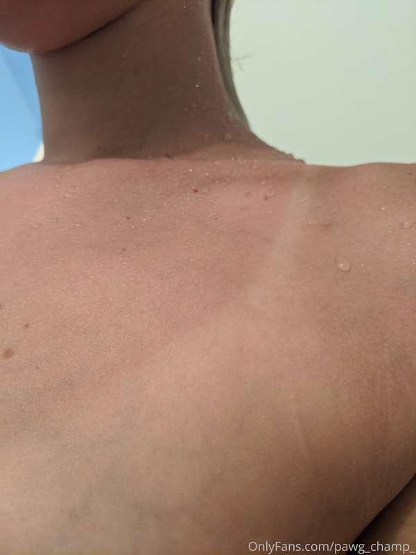 I got a little sun today 👁️👄👁️ (swipe to see the goods 😏)