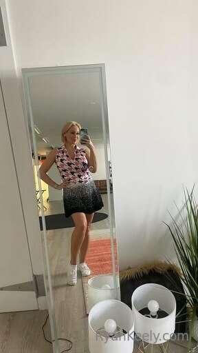 I feel so sexy in this outfit. 😍😘