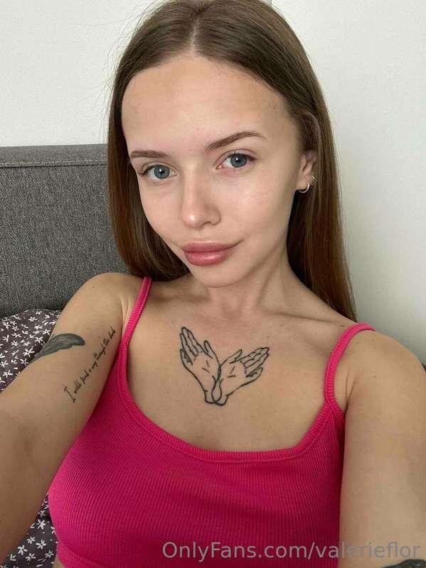 How do you feel about tattoos?🤗 I really like doing small ta..