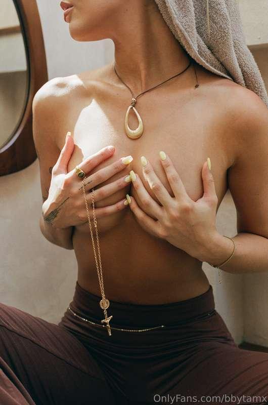 The art of leaving a little to the imagination 😌🎨