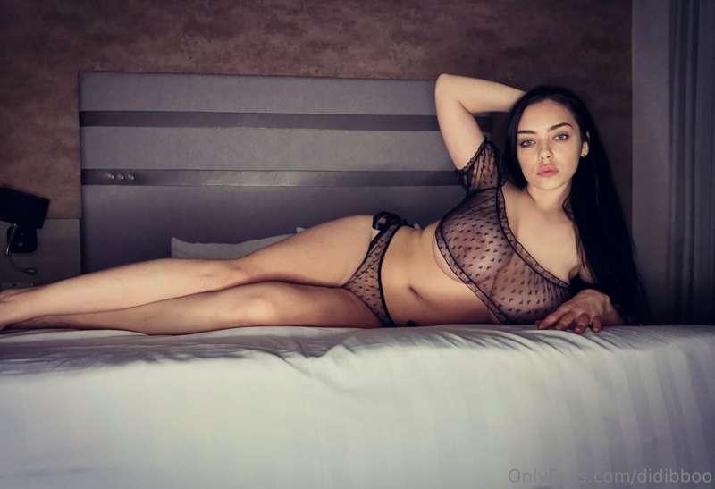 I need someone to cuddle with me 😊😈
Are you in? 🤔🔞