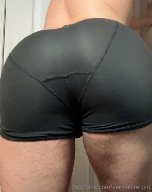 Your lunch is ready. thicc, hot, and waiting to be devoured...