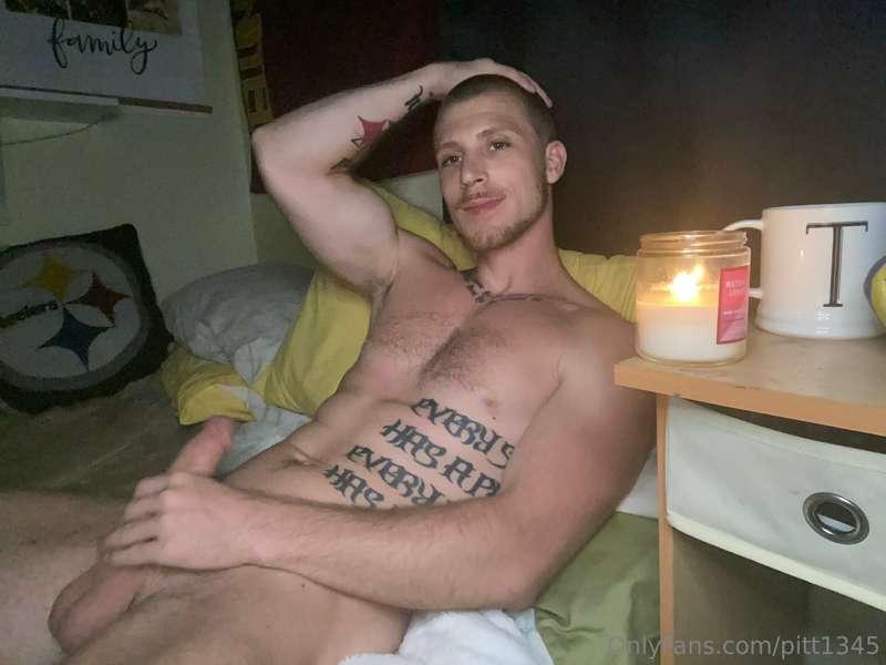 Happy Friday!🙌🏼  I wish I had someone to fuck all night and ..
