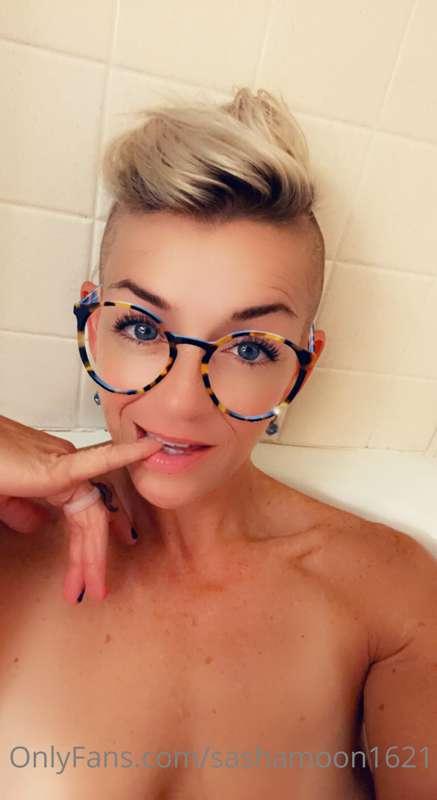 😘😘👅👅