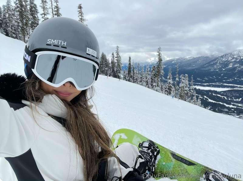 Snowboarding was so much fun at Whistler 🐰❄️💕Makes me want t..