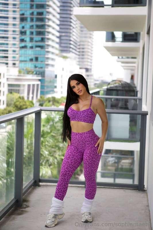 Do you like it when girls make the first move?😋