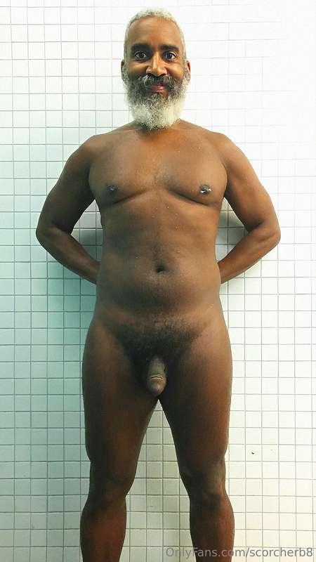 Have a great day!  #beard #musculardaddy #gay #feet #gaycrui..