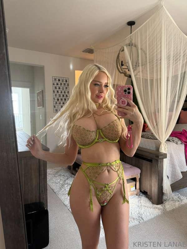 kristenlanae image #1