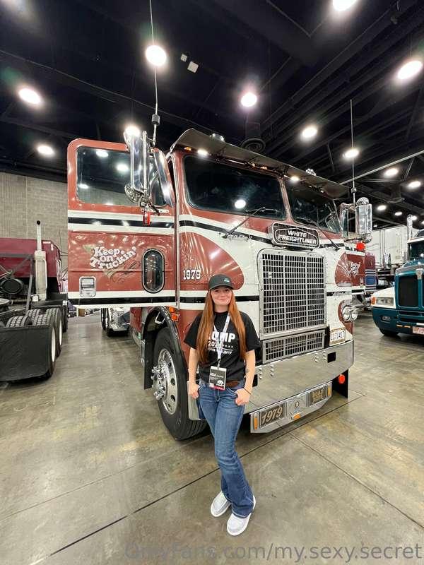 Event is so good! So many beautiful trucks🔥