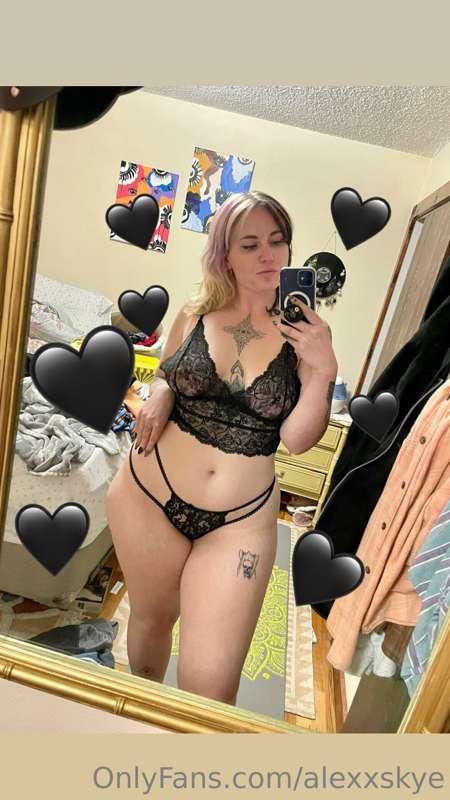 Cum play with me 🖤