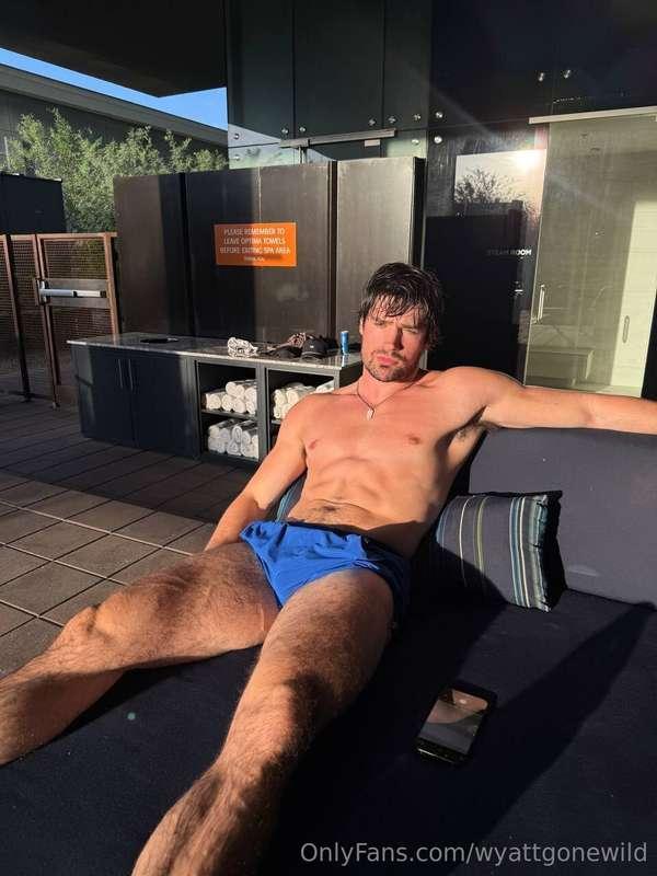 the sun's doing its job😜