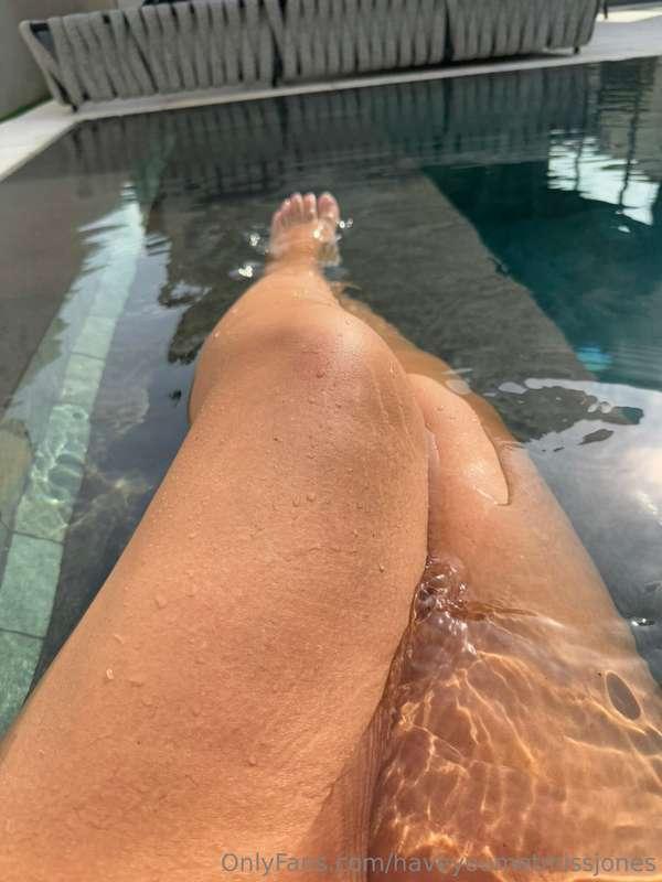 The water’s fine, but I’m finer💁‍♀️