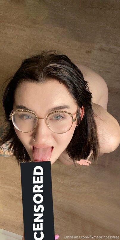 Check your DMs baby ? I wanna show you how I’d suck your coc..