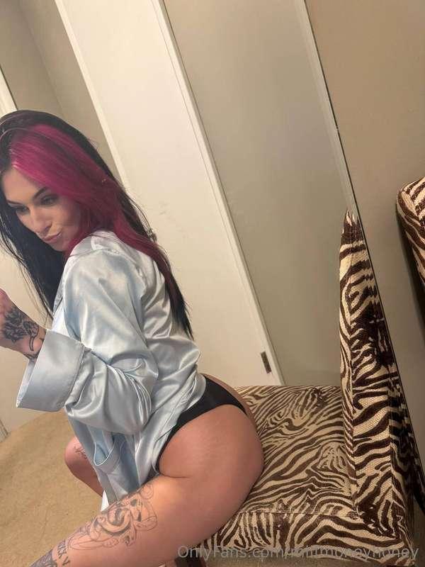 want me sit on your lap like this?😏