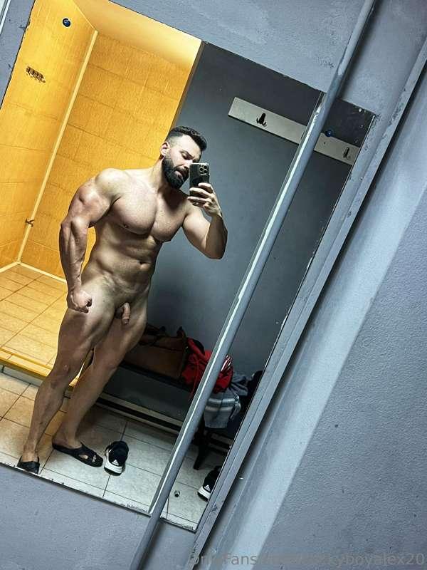 Make me hard 🔥🍆