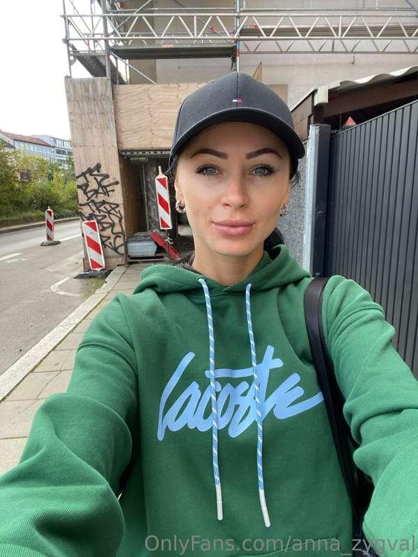 Today is a little better😘, how are you doing?💋