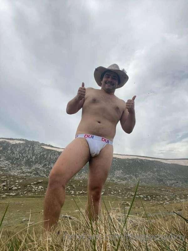 Who’s ready for an underwear giveaway?