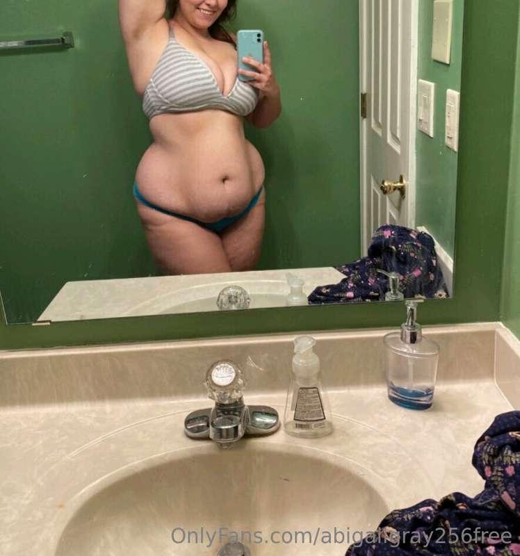 Tummy out. 😘❤️