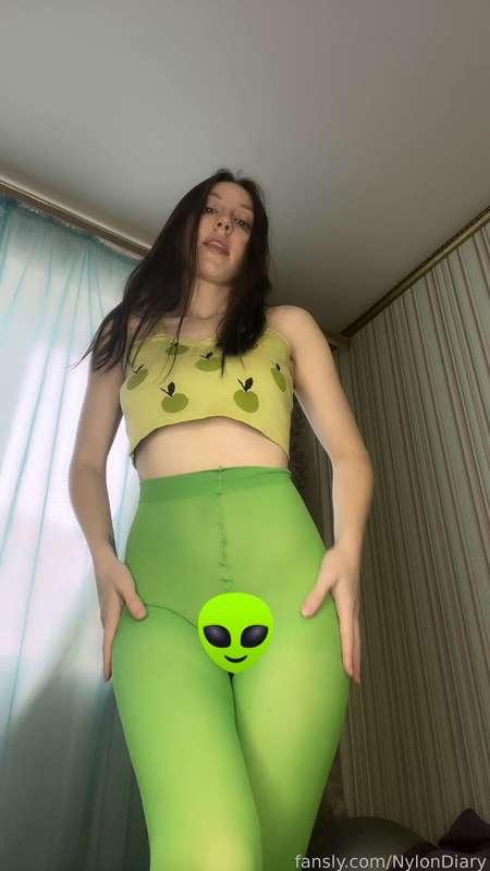 💚🔫🍀🐸🌿🐢🦖🥝🍏🥒

#pantyhose #tights #nylon #fetish #fyp #gif #butt #nylons #ass #brune