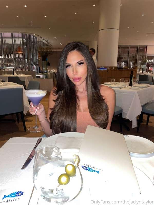 Out to dinner, should i get Naughty in the restaurant bathro..