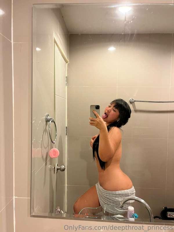 I’m looking for a naughty man to have some fun right now, wh..