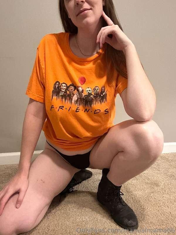 I have always loved anything spooky! Spooky and sexy.. 👻