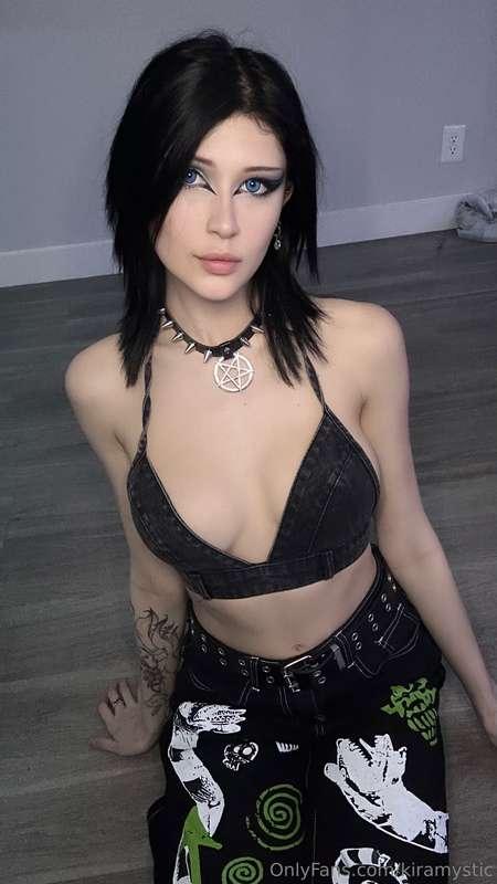 What is it about my dark image that excites you the most?☺️I..