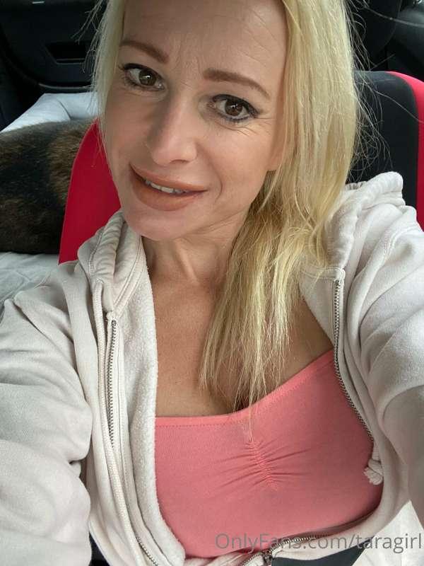 Hi guys I am away for 3 days so not easy to get naughty for ..