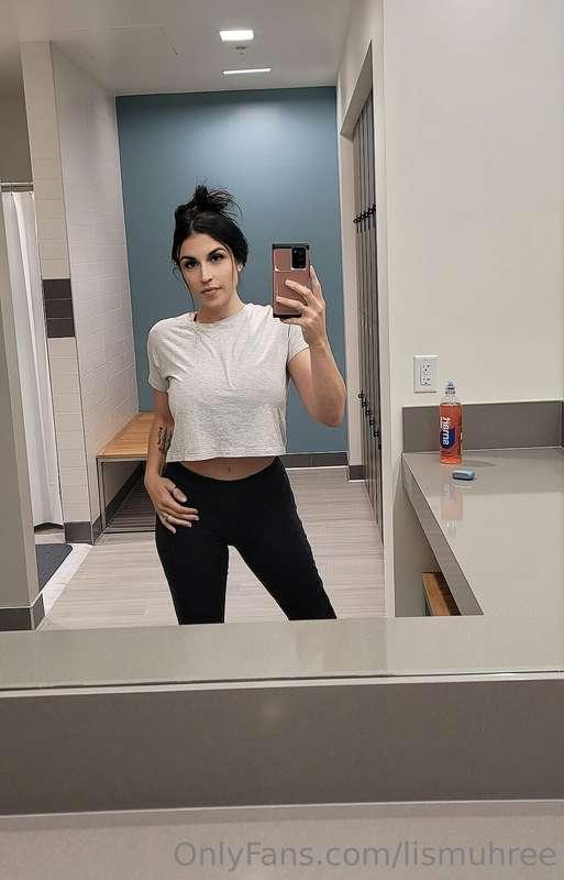 Lunch time gym workout sesh.