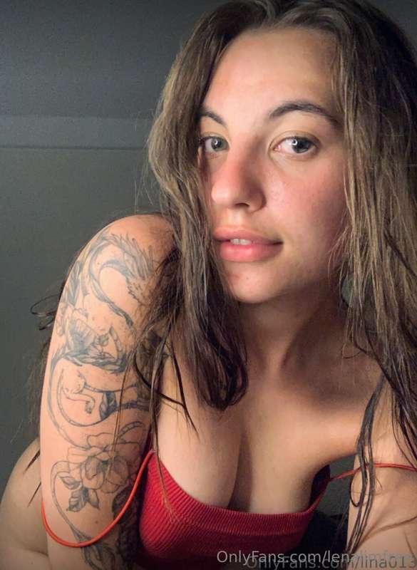 This hot thing @lina013 🔥 is waiting for you ❤️ She has amaz..