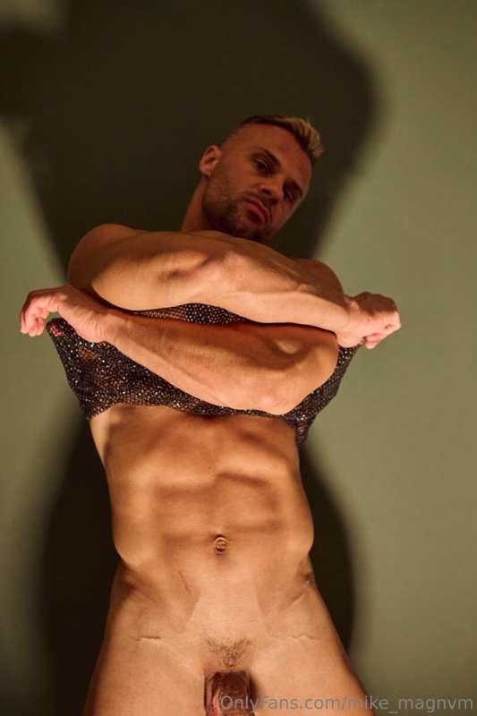 Would you like to see full foto and a strip video in this se..