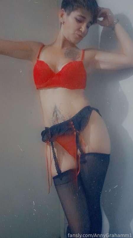 annygrahamm1 image #0