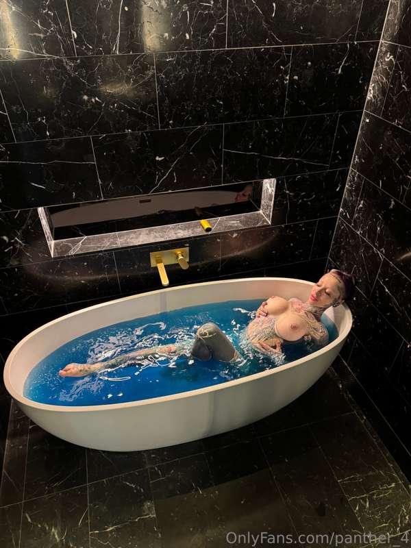 Want to join me ? 🩵💦