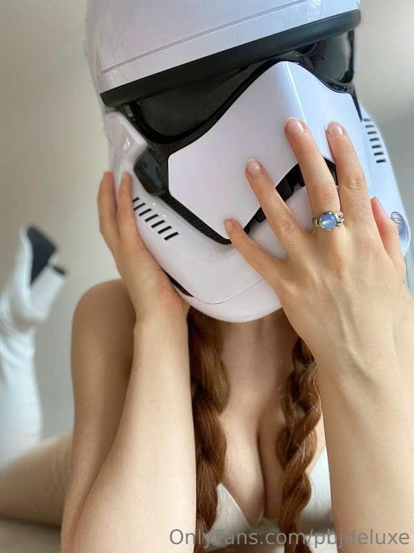 Happy Halloween month!🎃 The Stormtrooper’s mask is so photog..