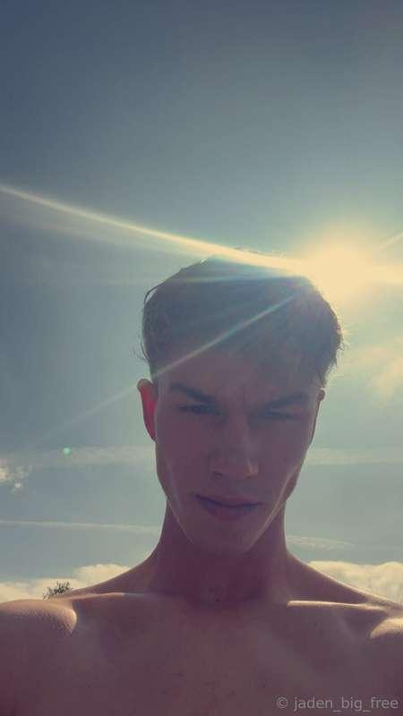 stop being so hot, @Flo_ght18 😅

my german boo is 18, he's a..