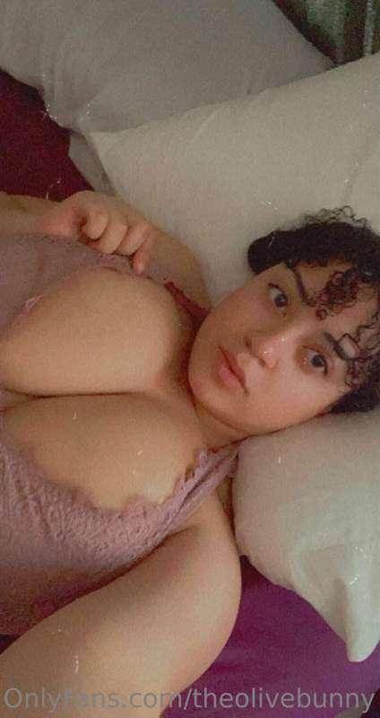 Cum on my pretty face and ass 👅😋👀