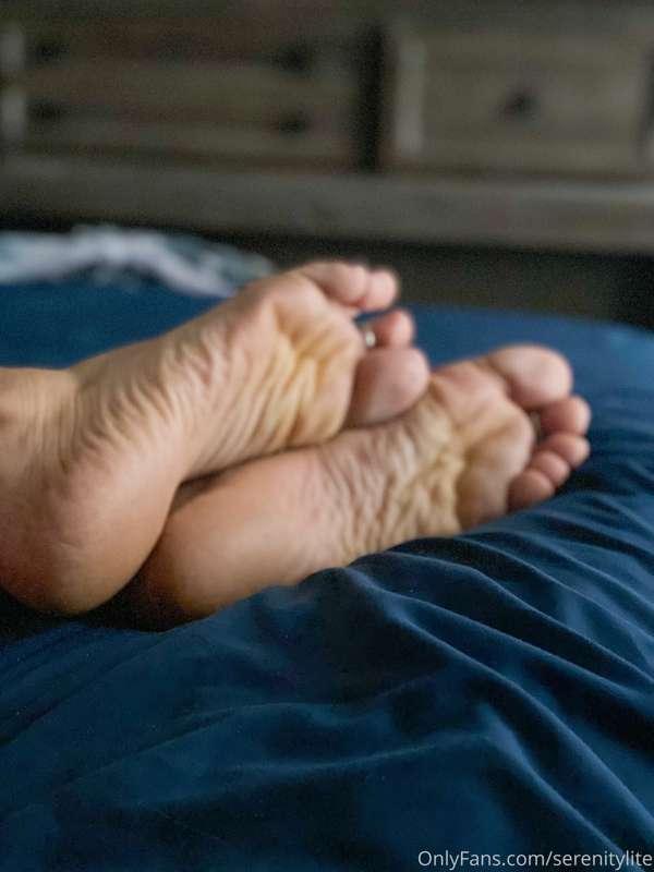 Laying in the afterglow…feeling sexy and powerful. My paid f..