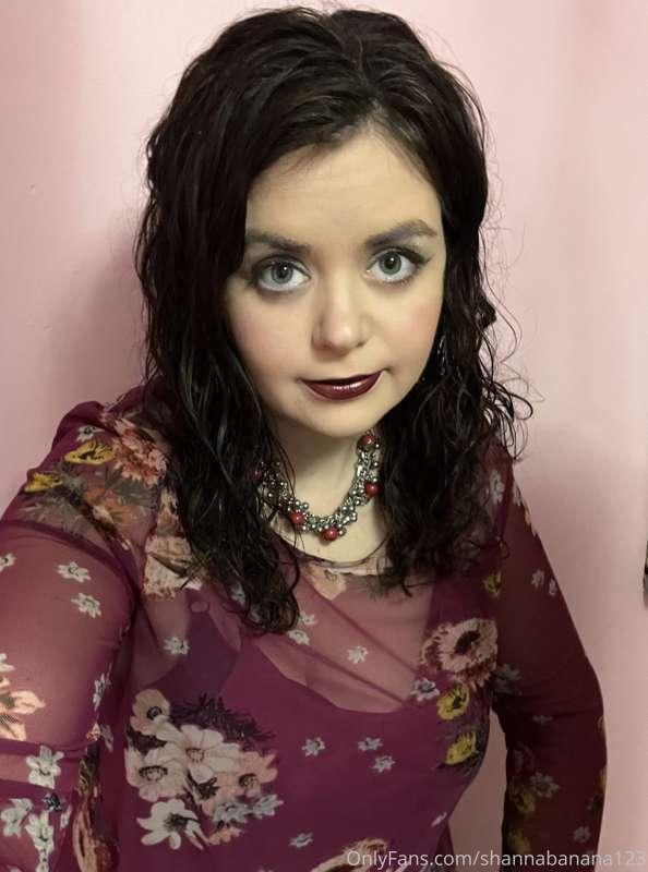 2 new pics of me in the outfit I wore today
